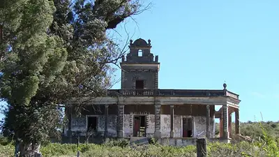 Es un castillo construido en 1870 en pleno Córdoba y está abandonado: los secretos del Camino Real Es un castillo construido en 1870 en pleno Córdoba y está abandonado: los secretos del Camino Real