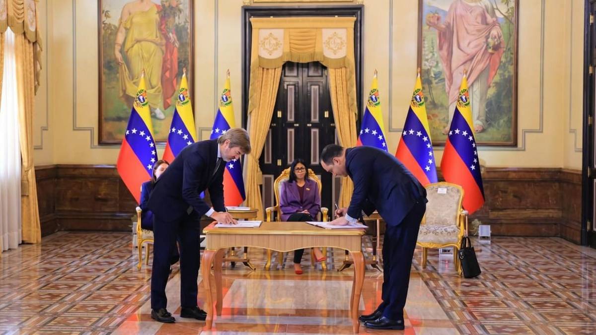 Venezuela: Repsol y PDVSA firman un memorando para explorar Horcón, nueva zona petrolera al sureste del Lago de Maracaibo