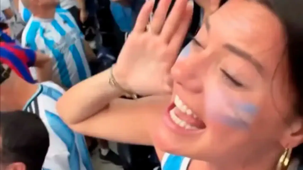 Jujuy Jiménez se volvió a grabar en la cancha.