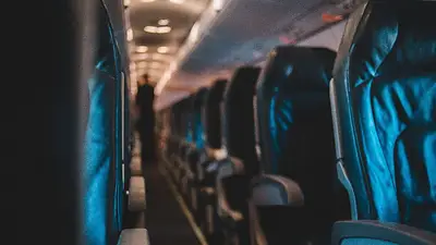 Es azafata y reveló el truco "secreto" para dormir cómodo en el avión: "Nosotras lo hacemos en cada vuelo" Es azafata y reveló el truco "secreto" para dormir cómodo en el avión: "Nosotras lo hacemos en cada vuelo"