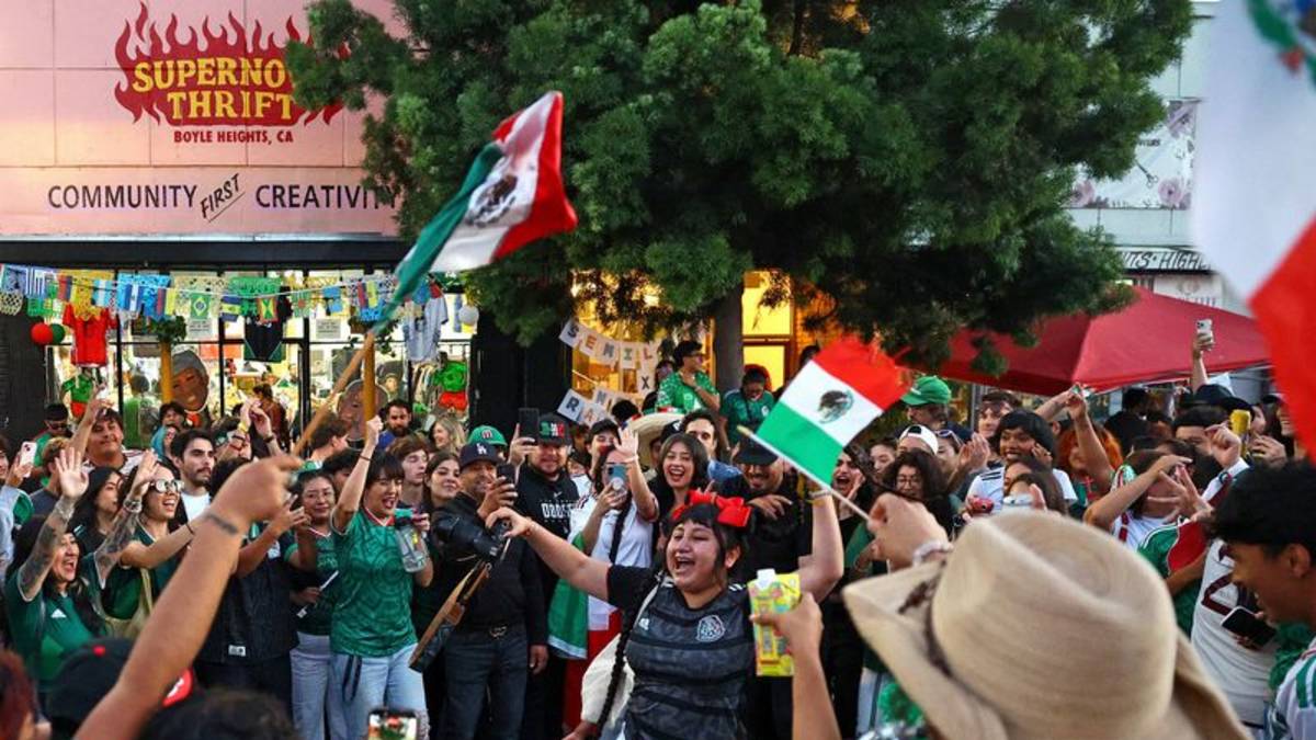 Aficionados mexicanos se adueñan de cada partido del Mundial en Los Ángeles