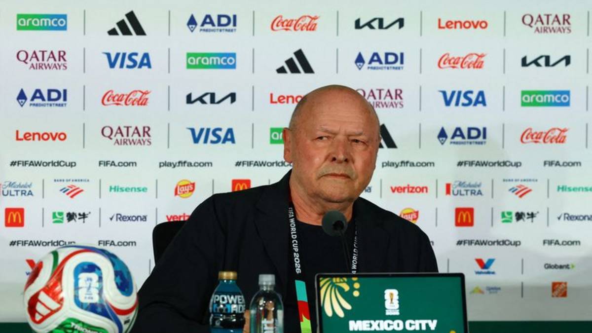 Nada es imposible contra México, a pesar del reto que supone el Azteca, afirma seleccionador checo