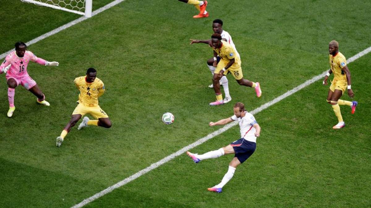 Kane erra en momento clave e Inglaterra tropieza ante Ghana