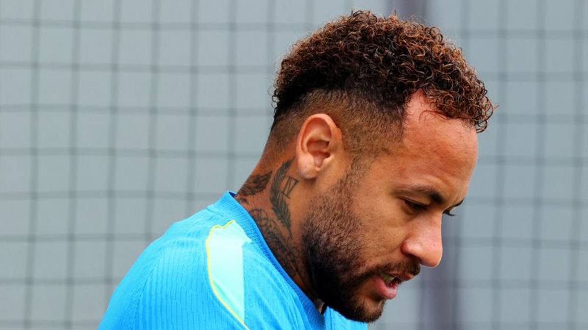 Neymar está disponible para el partido contra Escocia, pero no es seguro que juegue: Ancelotti