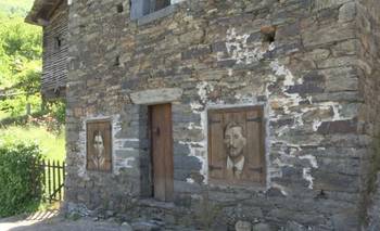 El pueblo donde hay más obras de arte que personas y queda en Asturias | Turismo