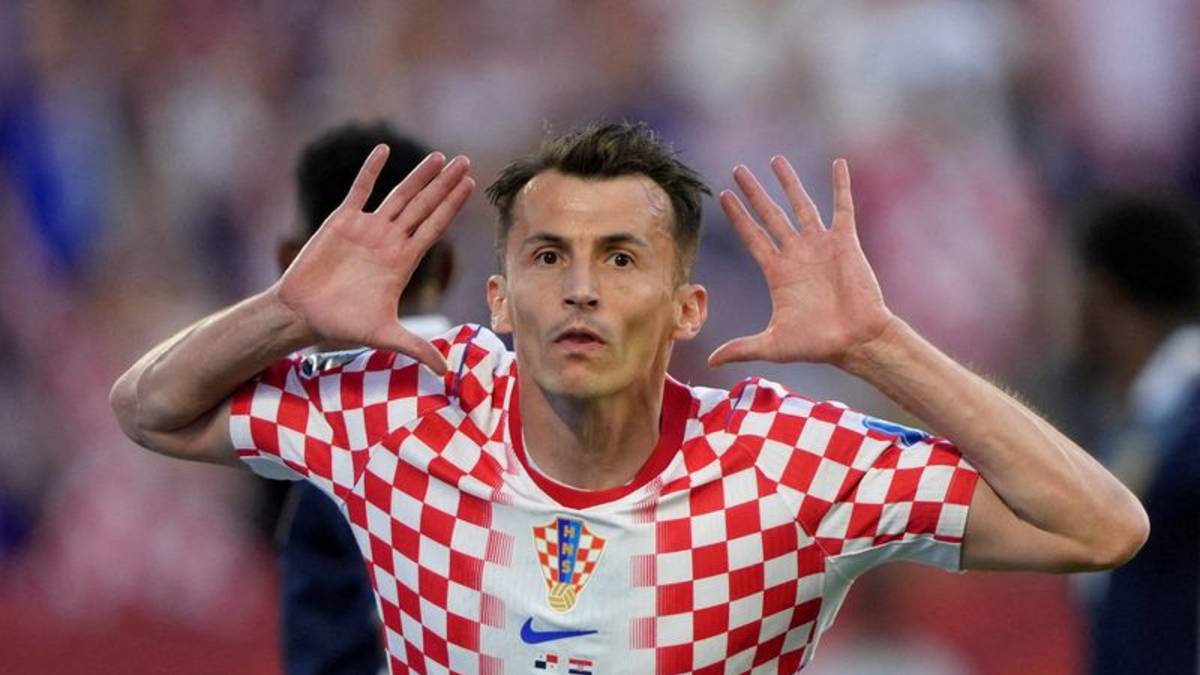 Budimir celebra el gol que mantiene vivas las esperanzas de Croacia en el Mundial