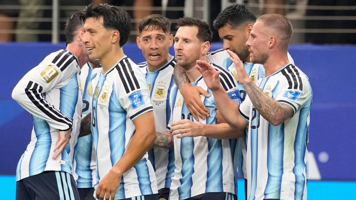 Día especial en la Selección Argentina por el cumpleaños de Messi, rotación ante Jordania y parte médico del Cuti Romero