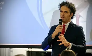 Purga ideológica en la Casa Argentina en París | Francia