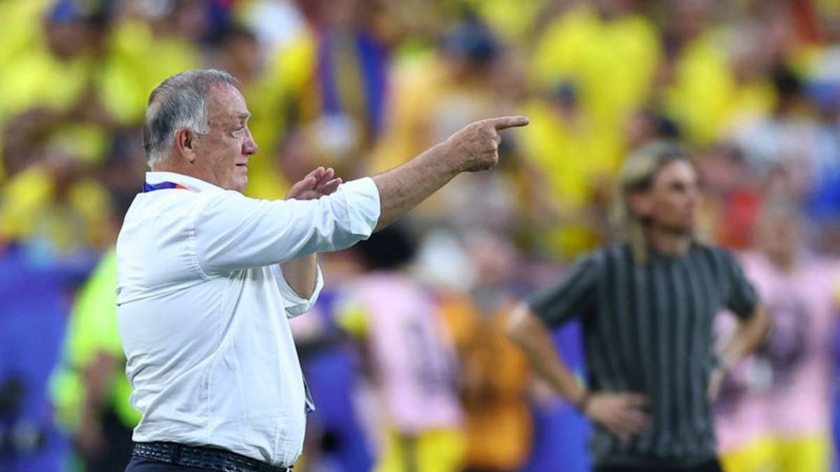 Curazao puede poner en aprietos a cualquier rival tras el empate con Ecuador, dice DT Advocaat