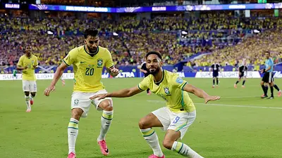 Con doblete de Vinícius, Brasil supera a Escocia y clasifica a la fase eliminatoria del Mundial Con doblete de Vinícius, Brasil supera a Escocia y clasifica a la fase eliminatoria del Mundial