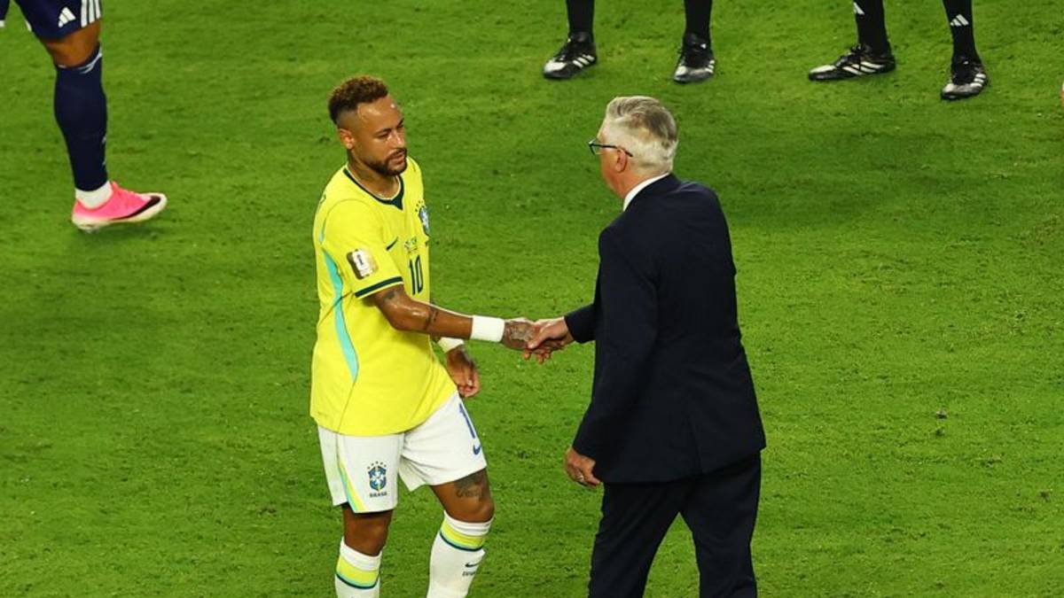 Ancelotti pide a brasileños mantener la calma tras regreso de Neymar y brillante actuación de Vinícius