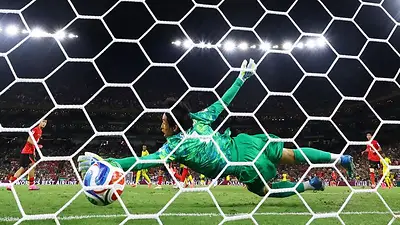 Sudáfrica vence a Corea del Sur y alcanza por primera vez la fase eliminatoria del Mundial Sudáfrica vence a Corea del Sur y alcanza por primera vez la fase eliminatoria del Mundial