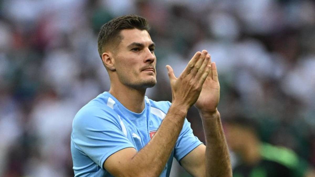 Delantero checo Schick se retira de la selección tras la eliminación en el Mundial