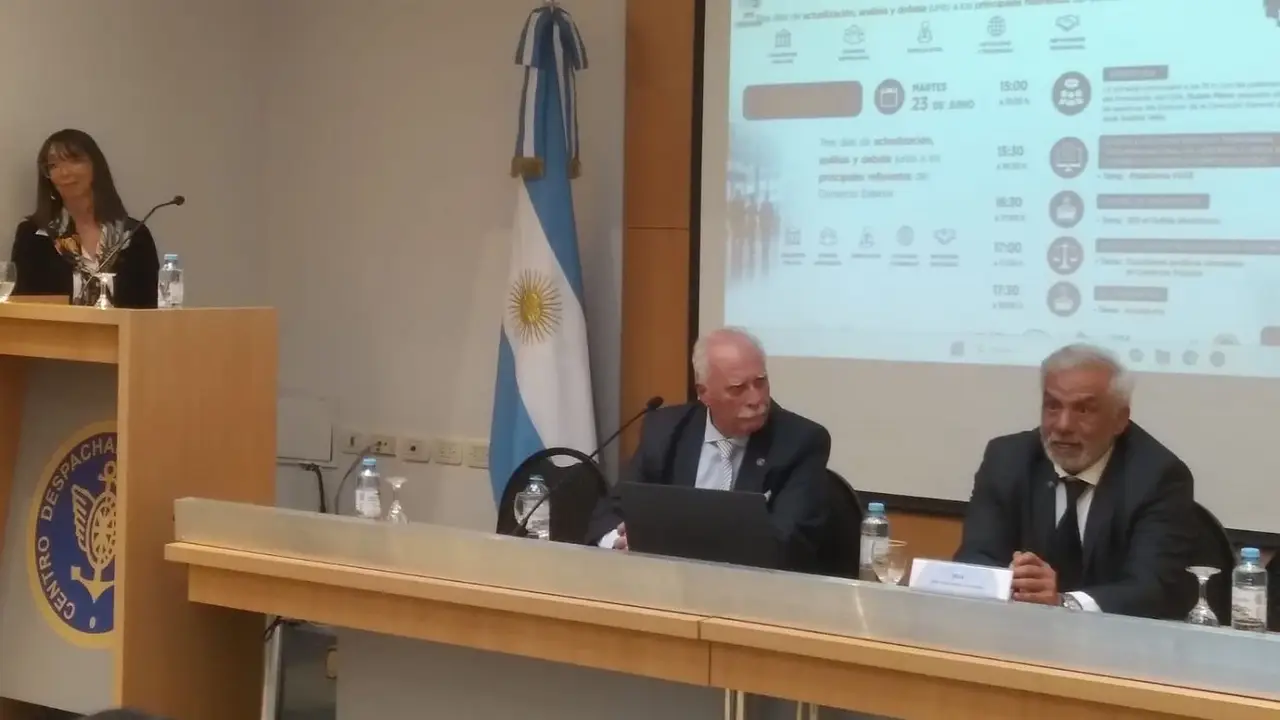 Aduana revisará el régimen courier e iniciará una prueba con Amazon 