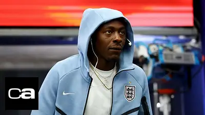 Delantero Eze prefiere ignorar críticas por desempeño de Inglaterra en último partido del Mundial Delantero Eze prefiere ignorar críticas por desempeño de Inglaterra en último partido del Mundial