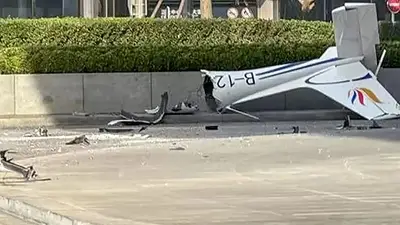 Chocó una avioneta en el edificio más alto de Beijing: confirmaron un muerto y 13 heridos Chocó una avioneta en el edificio más alto de Beijing: confirmaron un muerto y 13 heridos