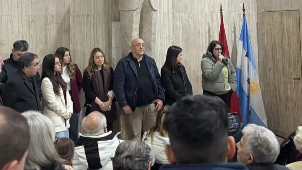 Guerra por el bloque y proyecto nacional: el debate por la unidad que agita a la UCR