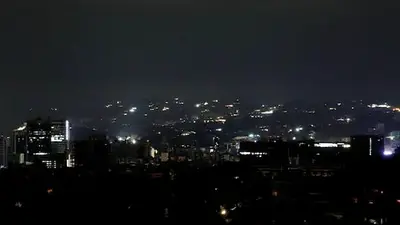 Mar del Plata amaneció a oscuras: un apagón masivo dejó a miles de usuarios sin luz Mar del Plata amaneció a oscuras: un apagón masivo dejó a miles de usuarios sin luz