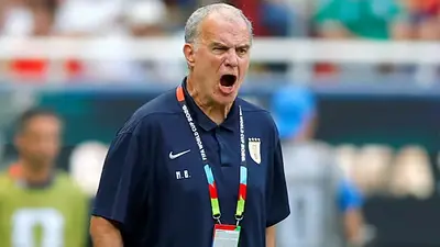 Marcelo Bielsa tomó una decisión que puede desatar un escándalo en la Selección de Uruguay tras el Mundial Marcelo Bielsa tomó una decisión que puede desatar un escándalo en la Selección de Uruguay tras el Mundial