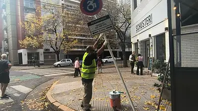 La Ciudad suspenderá las licencias de conducir a quienes falsifiquen carteles para personas con discapacidad La Ciudad suspenderá las licencias de conducir a quienes falsifiquen carteles para personas con discapacidad