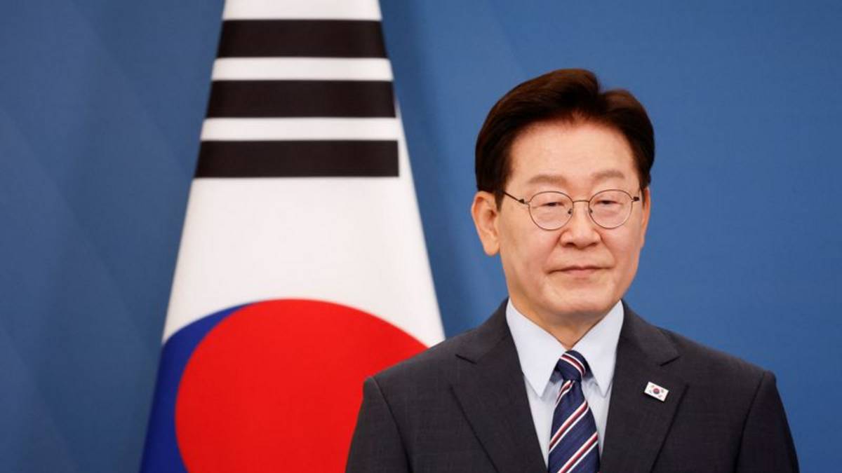 Corea del Sur presenta un ambicioso plan de inversión en <b>inteligencia artificial</b> y chips thumbnail