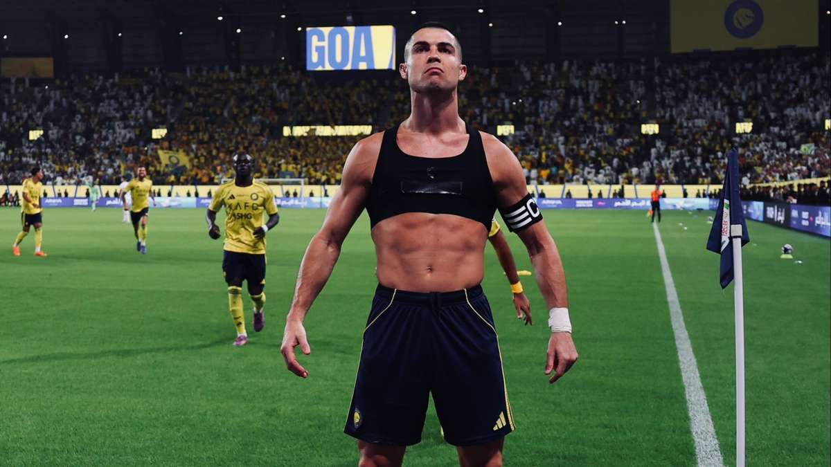 Por qué los jugadores de fútbol del Mundial 2026 usan top en el pecho: para qué sirve