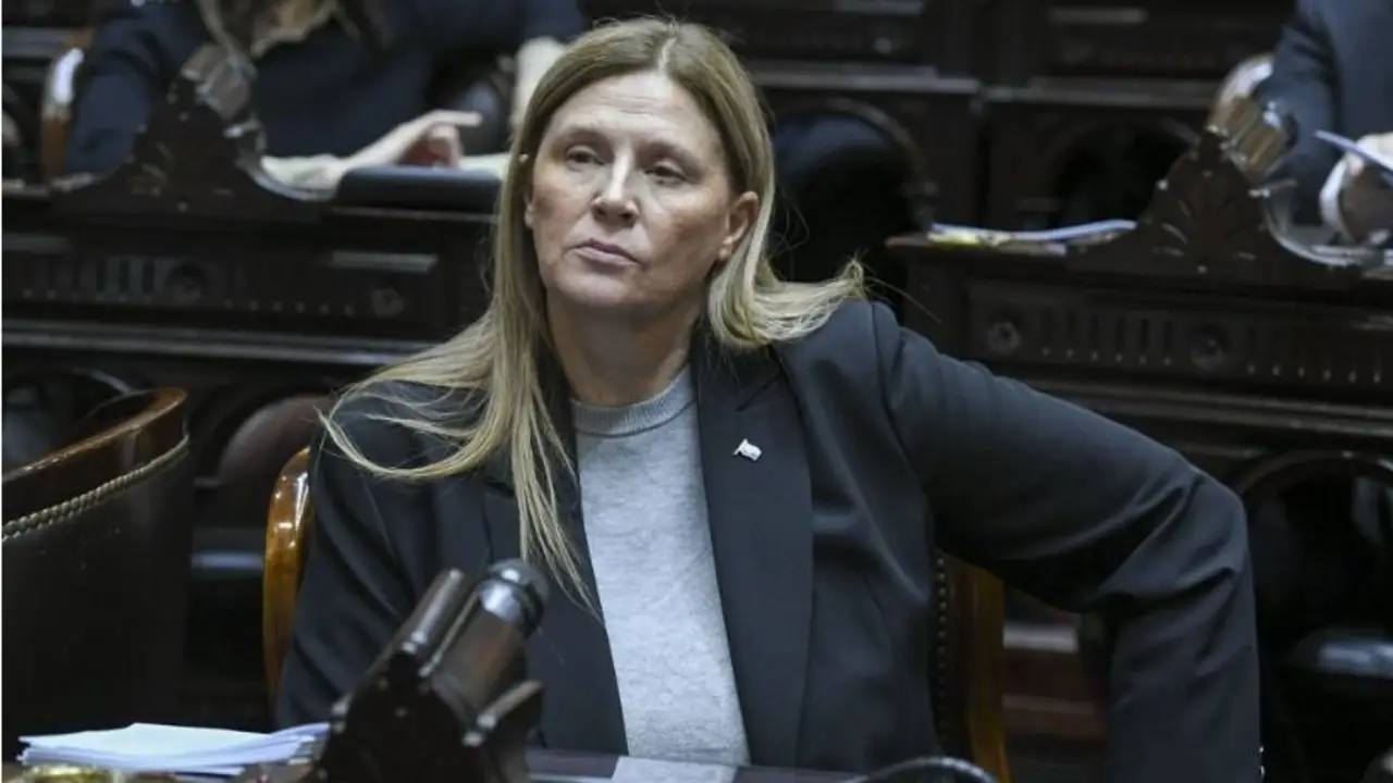 "Debió renunciar hace 100 días": la diputada Pedrali cuestionó la demora de Adorni en dejar el Gobierno