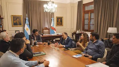 Quintela reunió a Urtubey y Trotta en La Rioja para avanzar en un proyecto federal de cara a 2027 Quintela reunió a Urtubey y Trotta en La Rioja para avanzar en un proyecto federal de cara a 2027