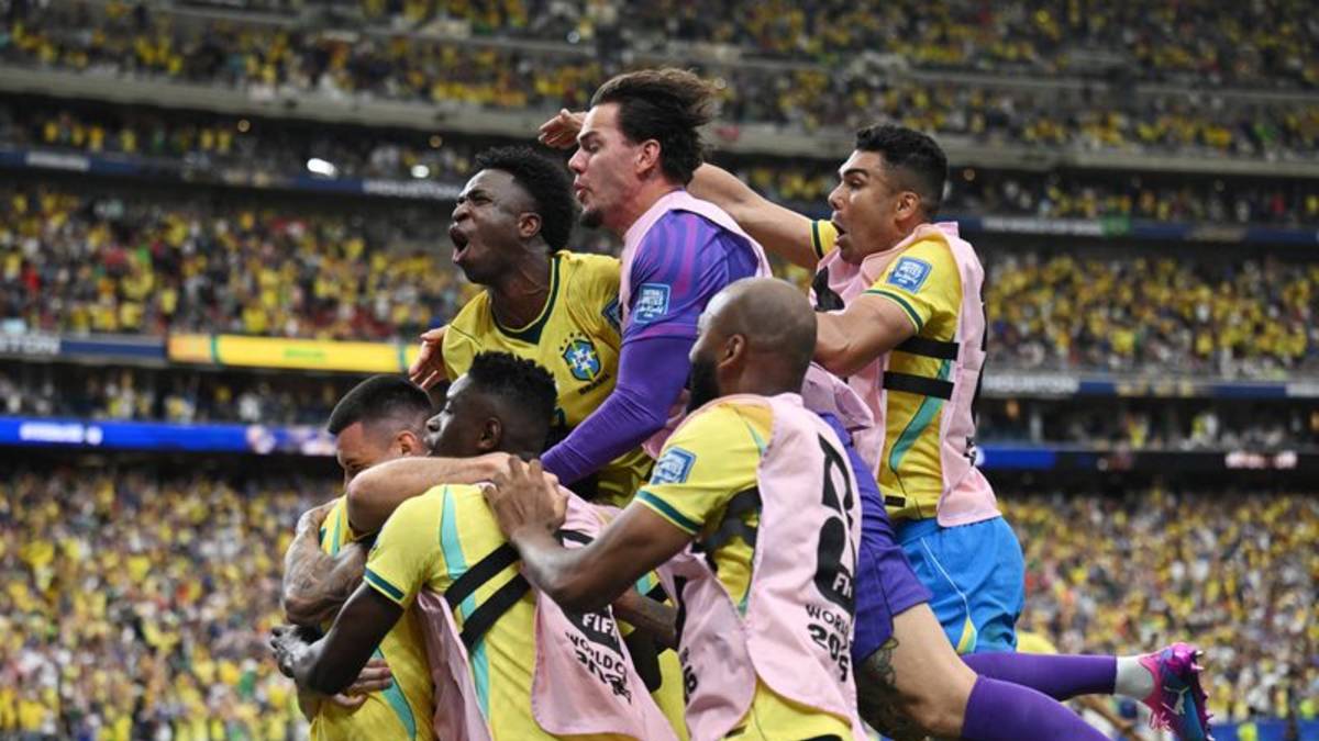Brasil pasa a octavos de final de Mundial con gol en el final de Martinelli ante Japón