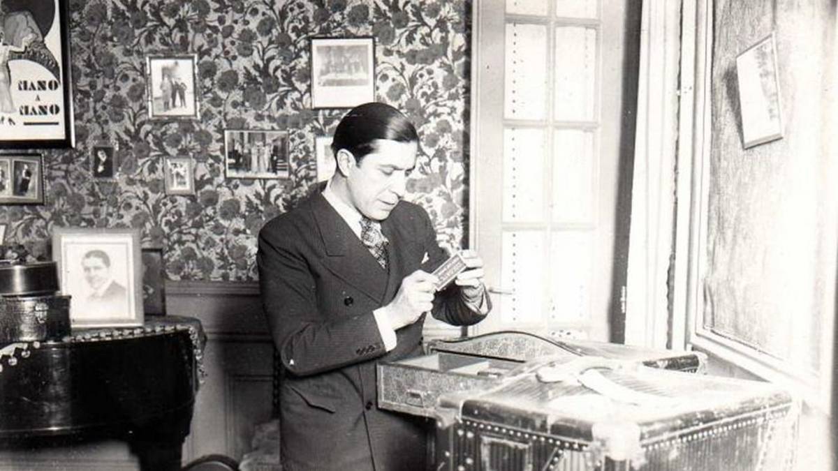 Emoción en el tango por el homenaje a Carlos Gardel con una muestra histórica de fileteado porteño en su Museo Casa