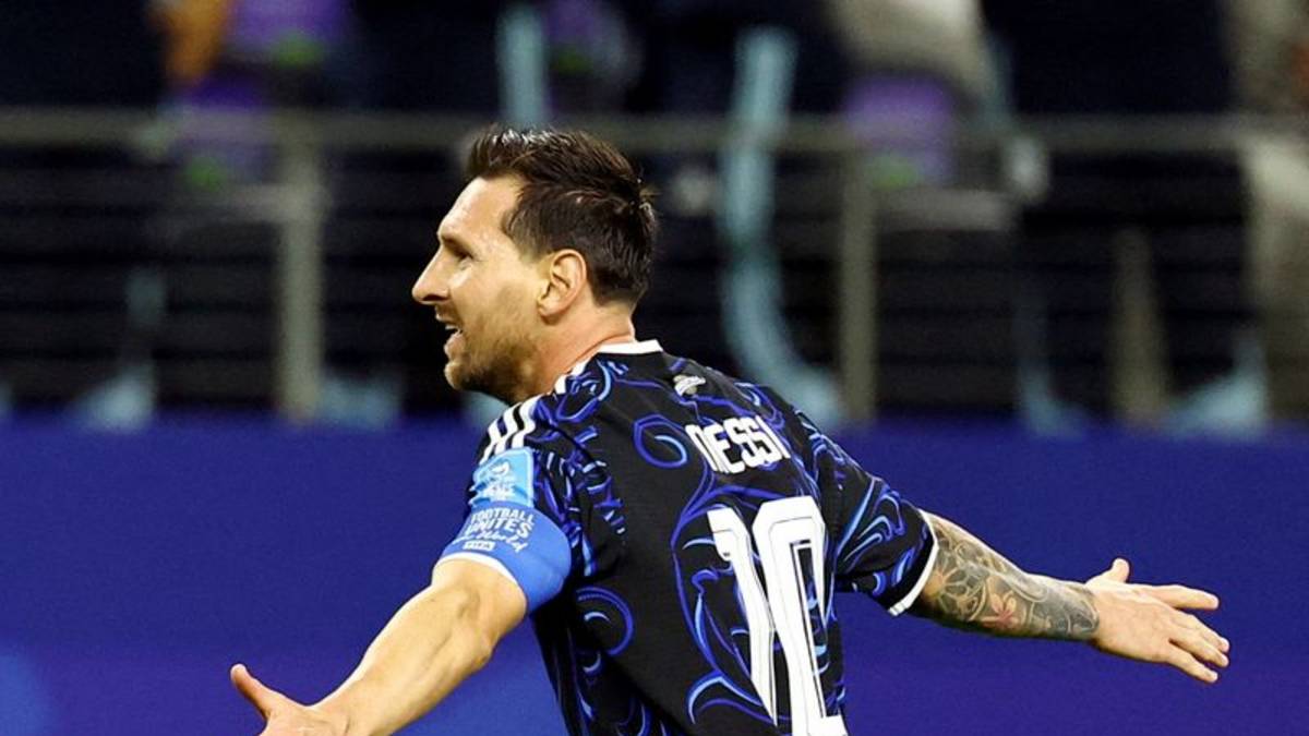 Camiseta azul de argentina: el arte urbano porteño que inspiró el diseño