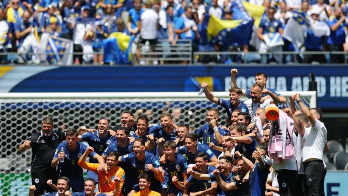 EEUU se enfrenta a una prueba impredecible contra Bosnia en los dieciseisavos de final del Mundial