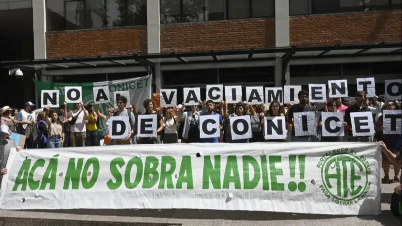 Pedido desesperado de becarios del Conicet: 50 investigadores denuncian falta de cobertura médica