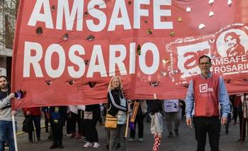 Docentes sufren una pérdida salarial del 30% y le exigen a Pullaro reabrir paritarias | Ajuste