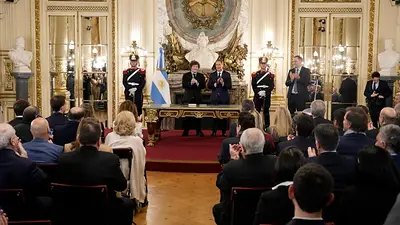 Milei ya tuvo más jefes de Gabinete que cualquier otro presidente en un mismo mandato Milei ya tuvo más jefes de Gabinete que cualquier otro presidente en un mismo mandato