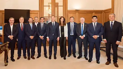 Santilli mantuvo encuentros con gobernadores antes de jurar como jefe de Gabinete Santilli mantuvo encuentros con gobernadores antes de jurar como jefe de Gabinete