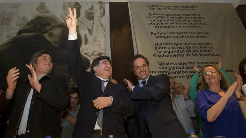 Máximo Kirchner encabezó su primer acto de campaña con la fórmula del FpV