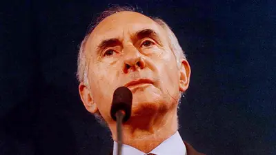 El voto de Fernando de la Rúa: "Fue fácil y rápido, ¿vieron que no fallé?" El voto de Fernando de la Rúa: "Fue fácil y rápido, ¿vieron que no fallé?"