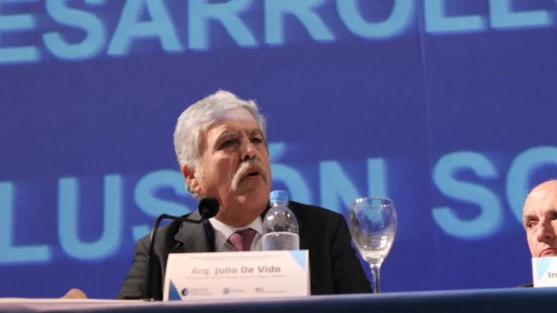 De Vido: "El programa de energía distribuída consolida el sistema energético y el desarrollo federal"