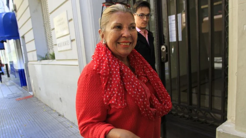 Tras su internación, Carrió lanza su candidatura