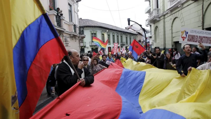 Opositores vuelven a marchar en Ecuador