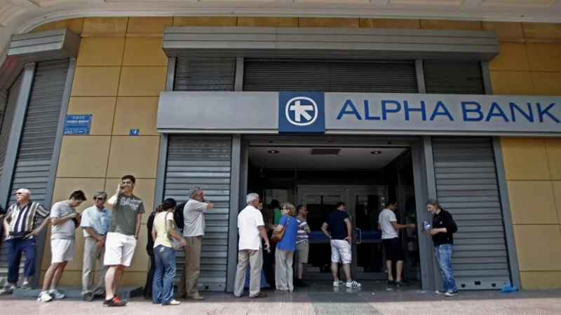 El corralito en Grecia entró en su día 17 y vuelve a extenderse