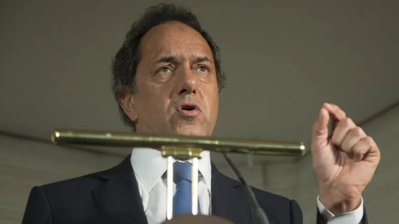 Scioli: "La gente no quiere el cambio que ofrece Macri"