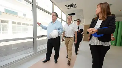 Descalzo recorrió las obras del nuevo hospital de Ituzaingó Descalzo recorrió las obras del nuevo hospital de Ituzaingó