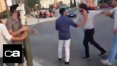 Video: El Pipita Higuaín a los empujones a la salida de un boliche en Ibiza Video: El Pipita Higuaín a los empujones a la salida de un boliche en Ibiza
