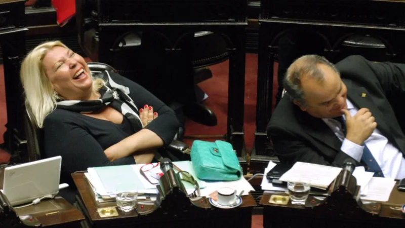 De Aníbal a Carrió: "Le deseo que se mejore con un terapeuta"