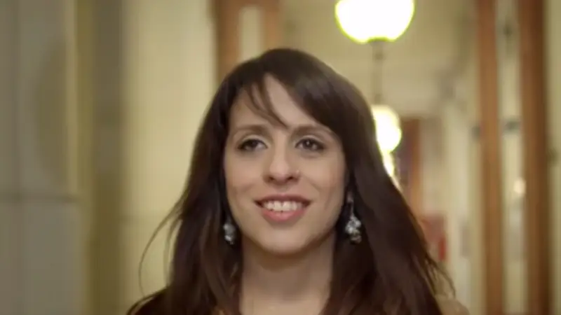 Victoria Donda habla de sus lolas en un spot Victoria Donda habla de sus lolas en un spot