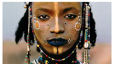 Poligamia y el rol de la mujer: la sabiduría salvaje de los Wodaabe. Poligamia y el rol de la mujer: la sabiduría salvaje de los Wodaabe.