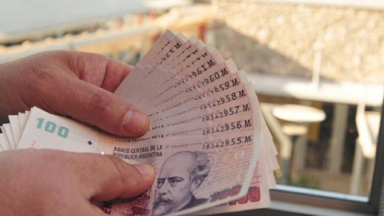 Comienzan a regir los nuevos incentivos para los ahorristas con depósitos en pesos