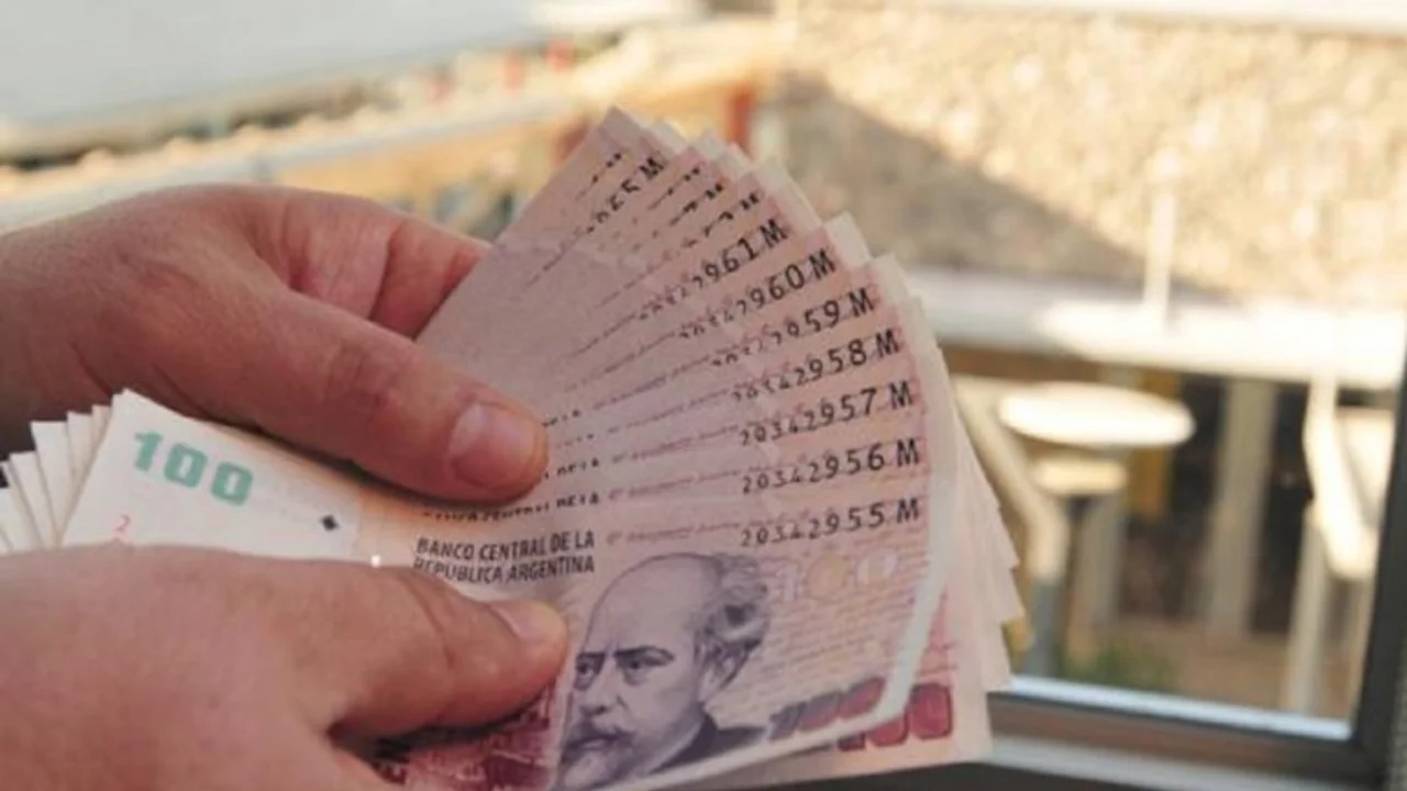 Comienzan a regir los nuevos incentivos para los ahorristas con depósitos en pesos
